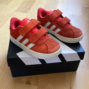 Adidas suede VL Court 3.0 Kids sneakers size 8
